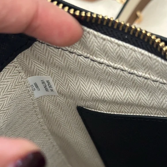 NWT tory Burch EMERSON SWINGPACK black - Picture 7 of 11